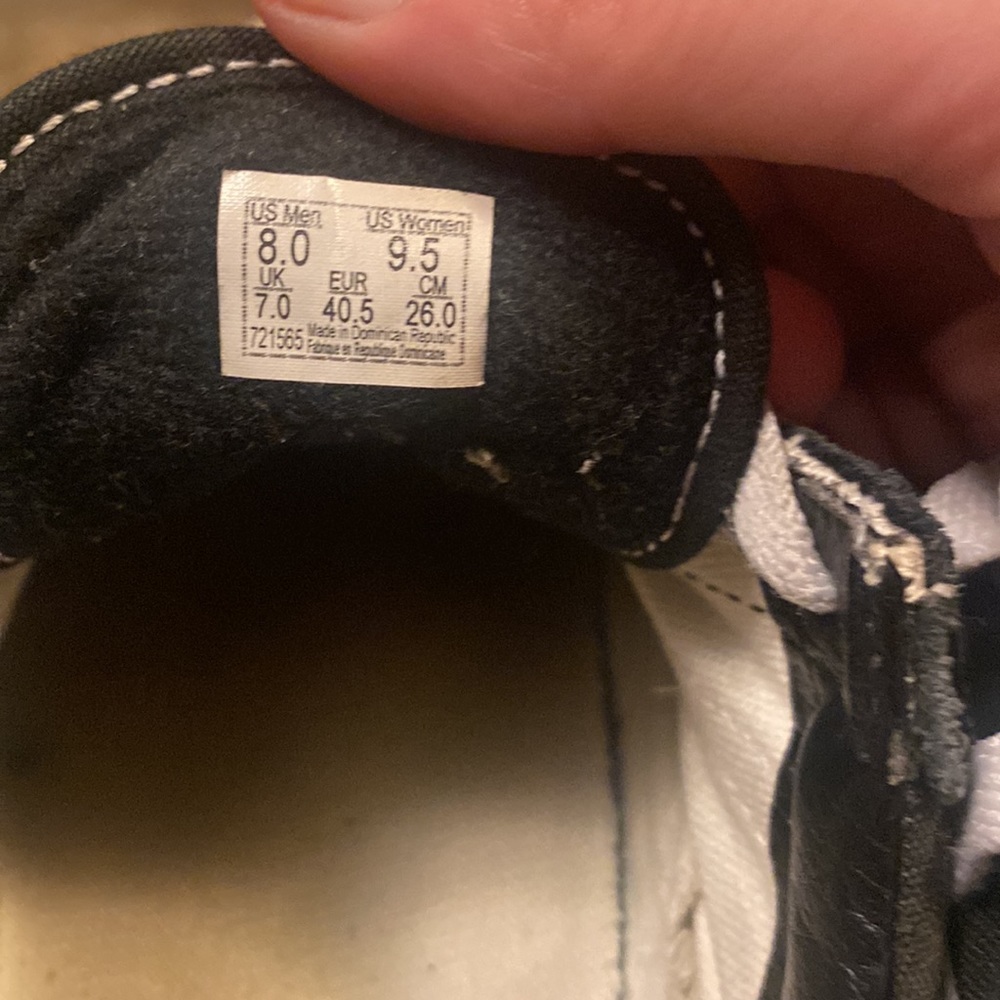 Distressed custom vans - Picture 10 of 12
